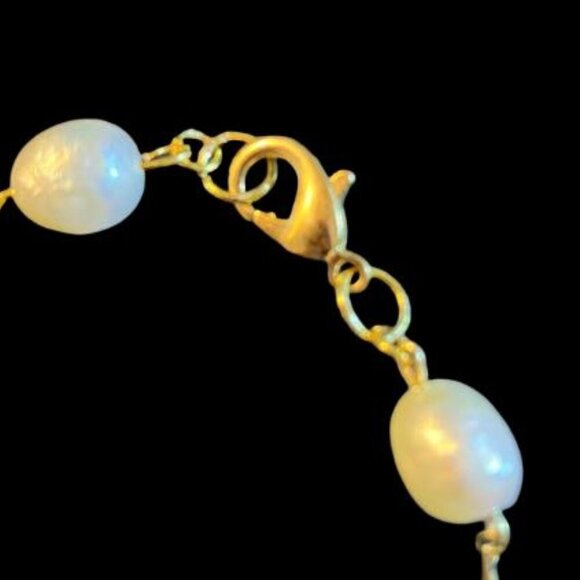 Handcrafted Glass and Genuine Baroque Pearl Bracelet with Gold-Tone Chain 8.5" - Picture 2 of 5